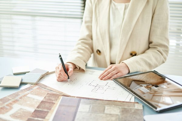 Découvrez comment un architecte d'intérieur façonne votre espace